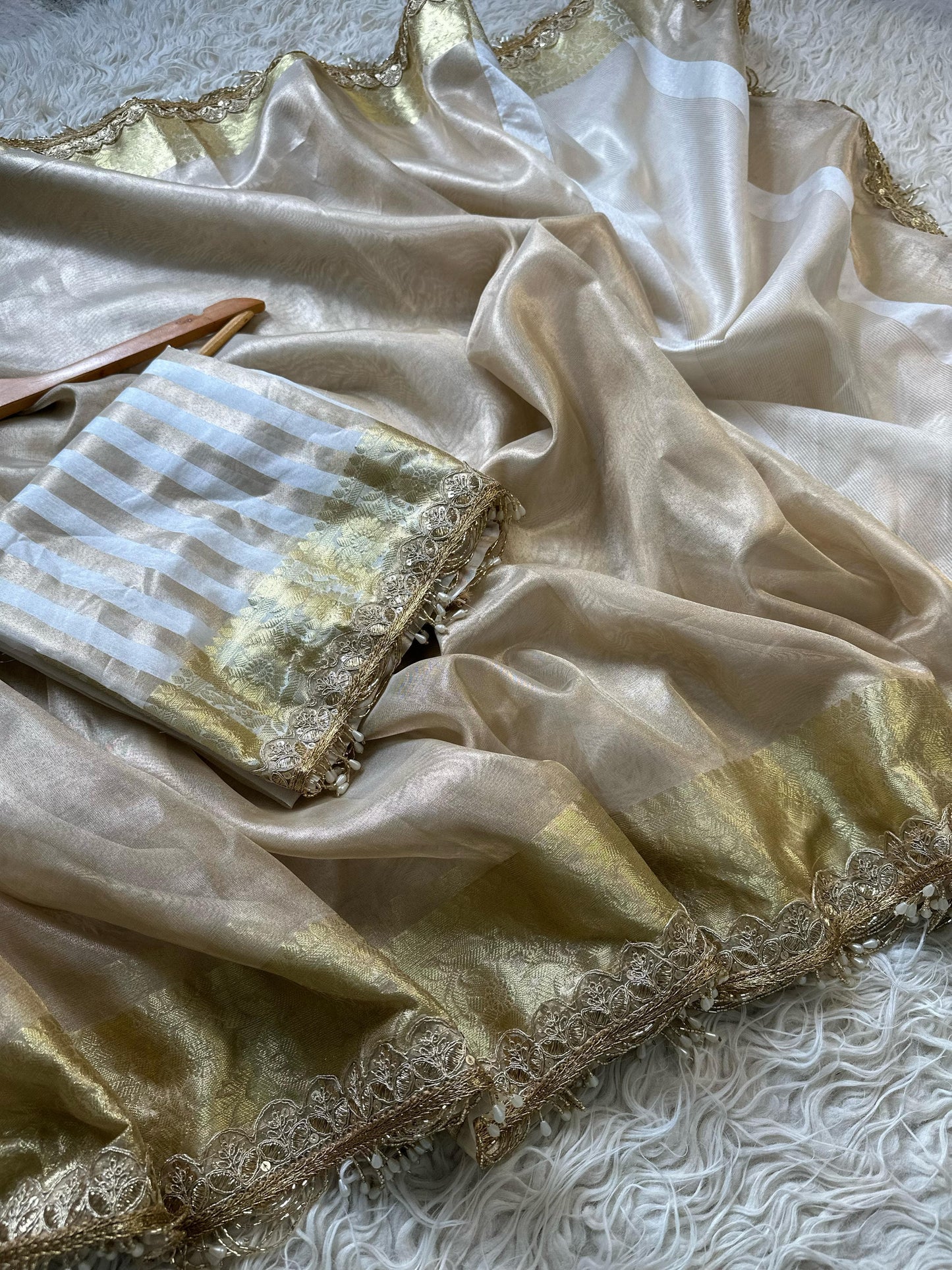 Lisa trending saree Banarsi saree tissue sarees handwoven sari blouse