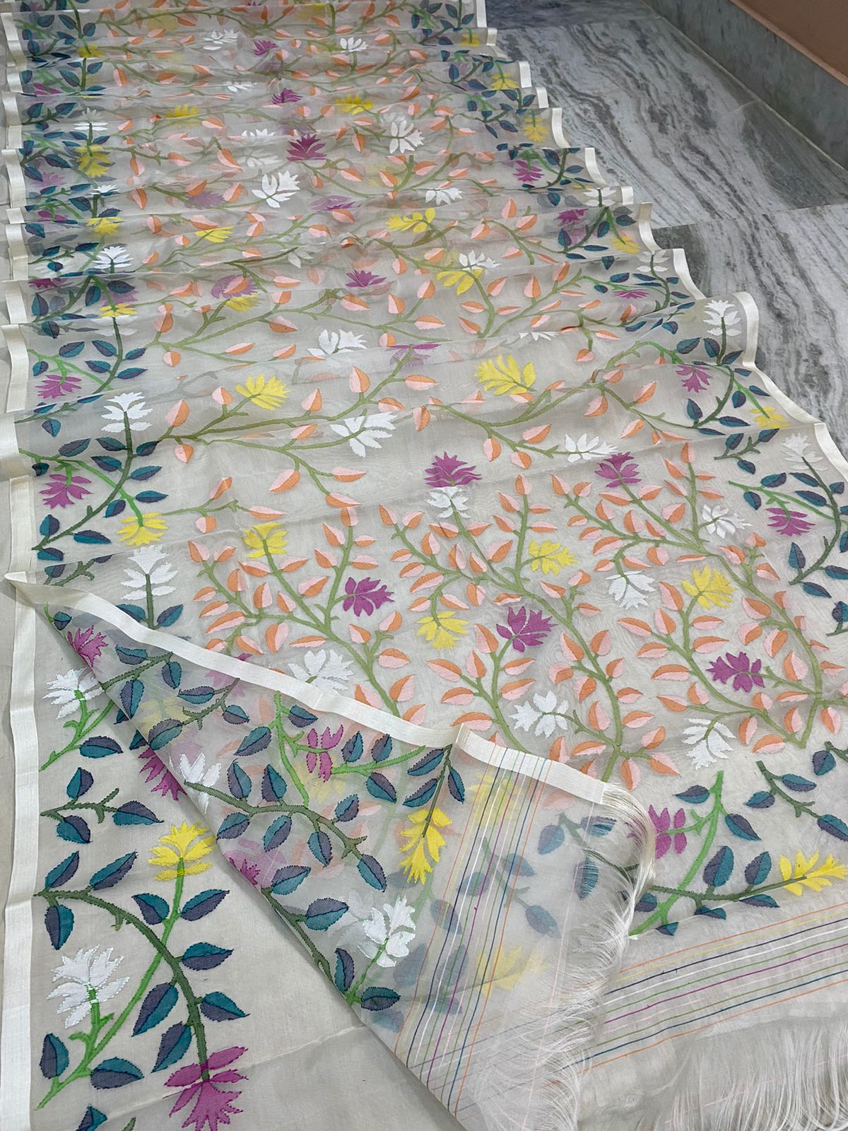 Roshana Muslim tantuj jamdani saree