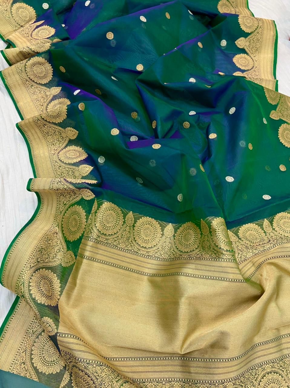 Avesha Kora Banarsi sari