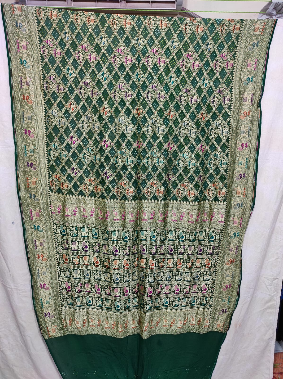 Gulshan bandhej banarsi saree