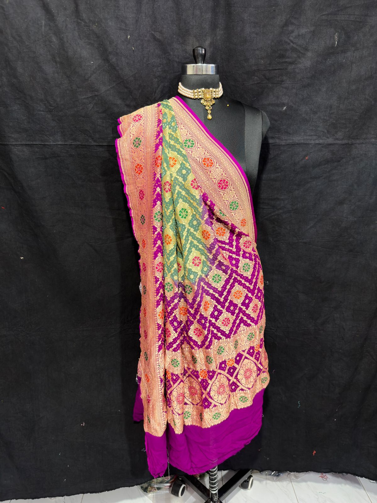 Khush bandhani dupatta