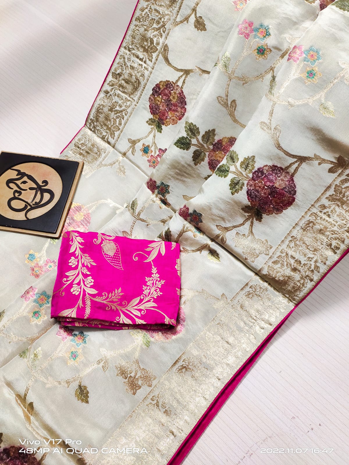 Vanias benaras munga saree