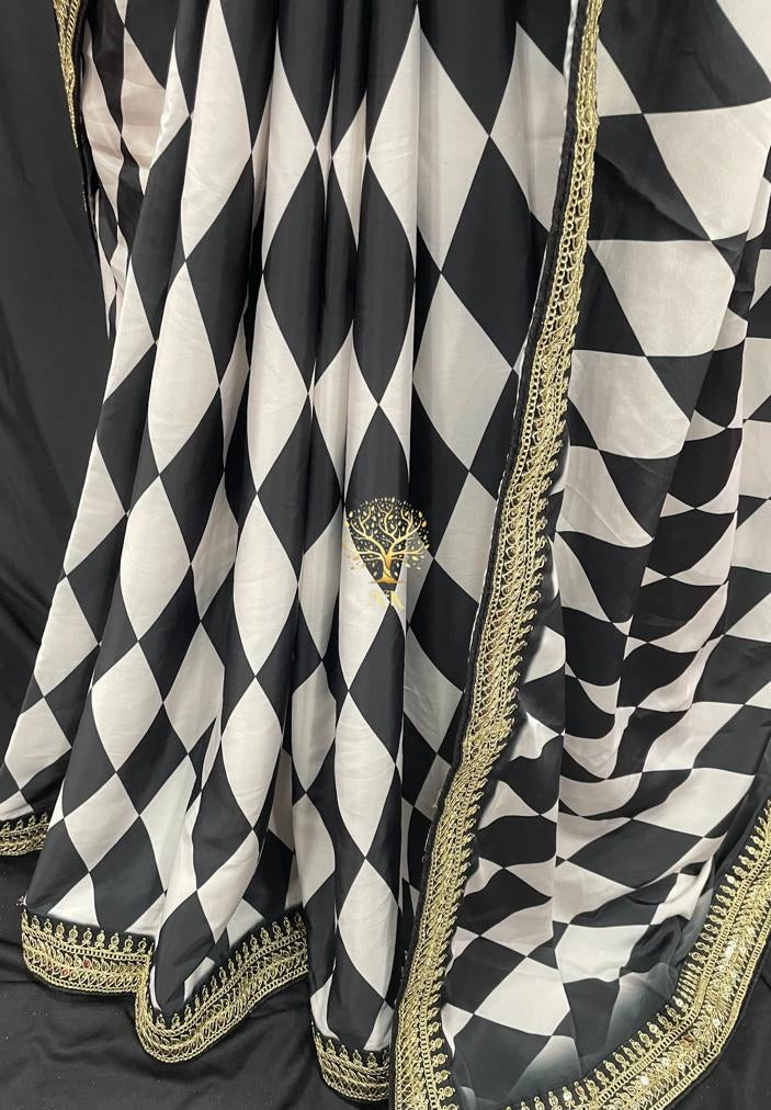 Hafisa geometric inspired beautiful trendy saree