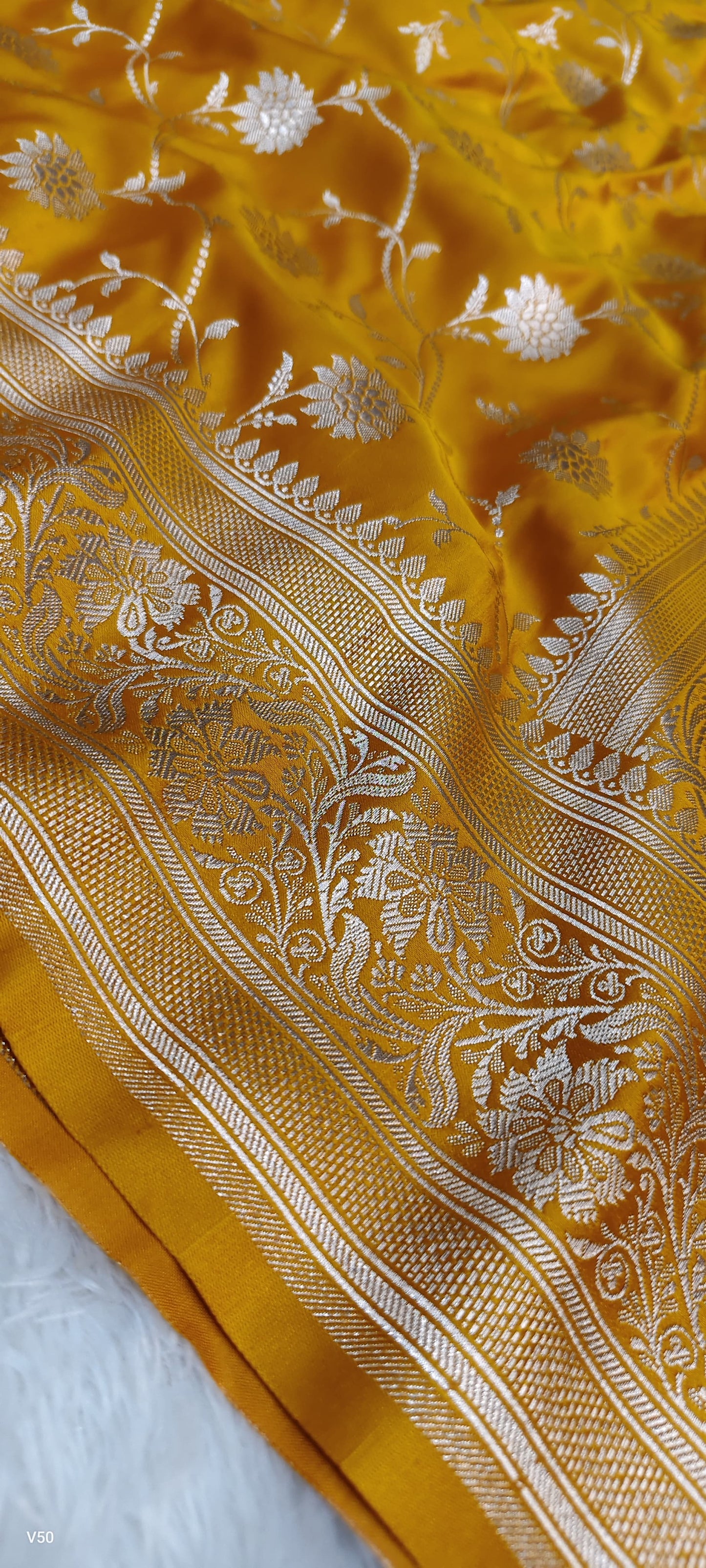 Khaddi banarsi saree handwoven sari blouse