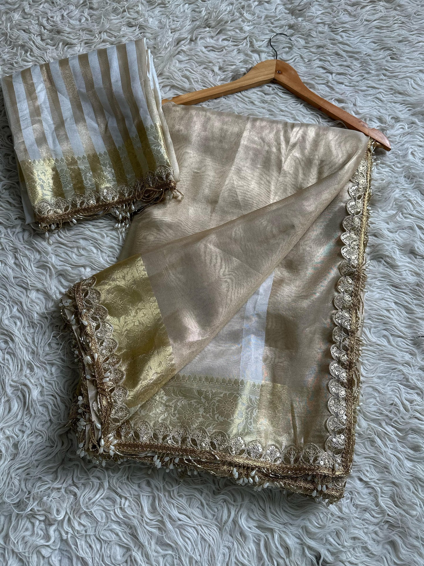 Lisa trending saree Banarsi saree tissue sarees handwoven sari blouse