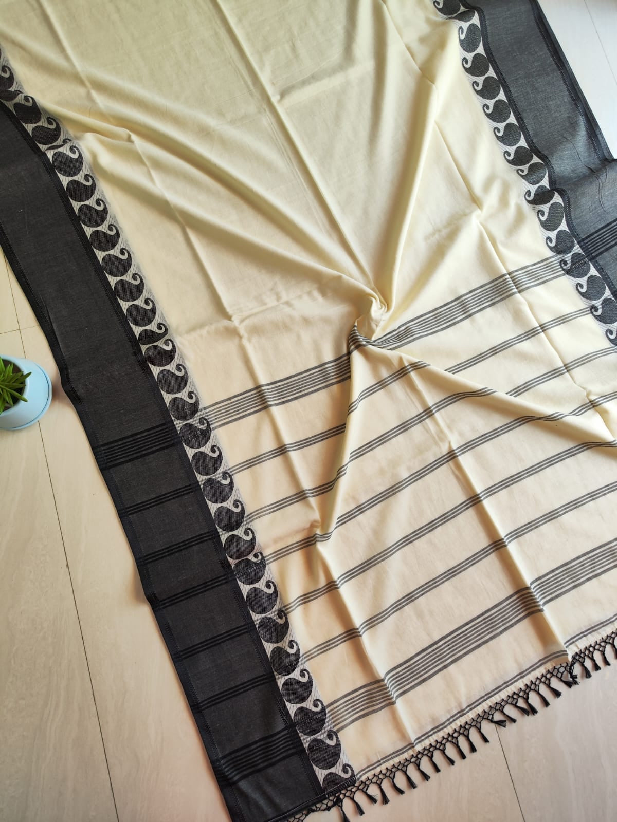 Mahii Bengal cotton handwoven saree