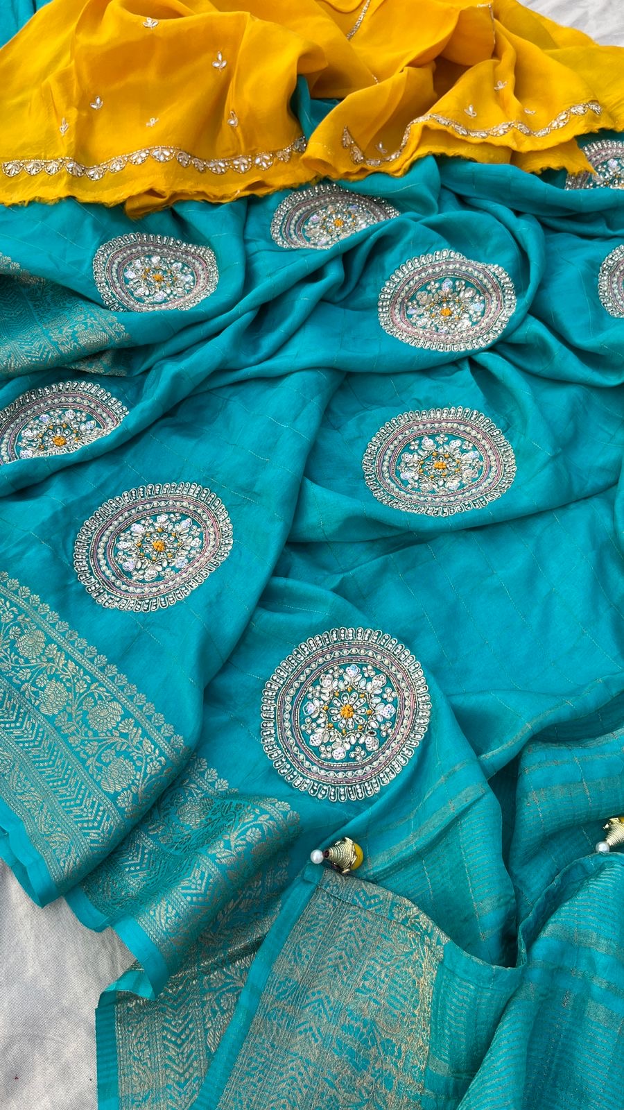 Livita munga weaving Banarsi saree Indian sari