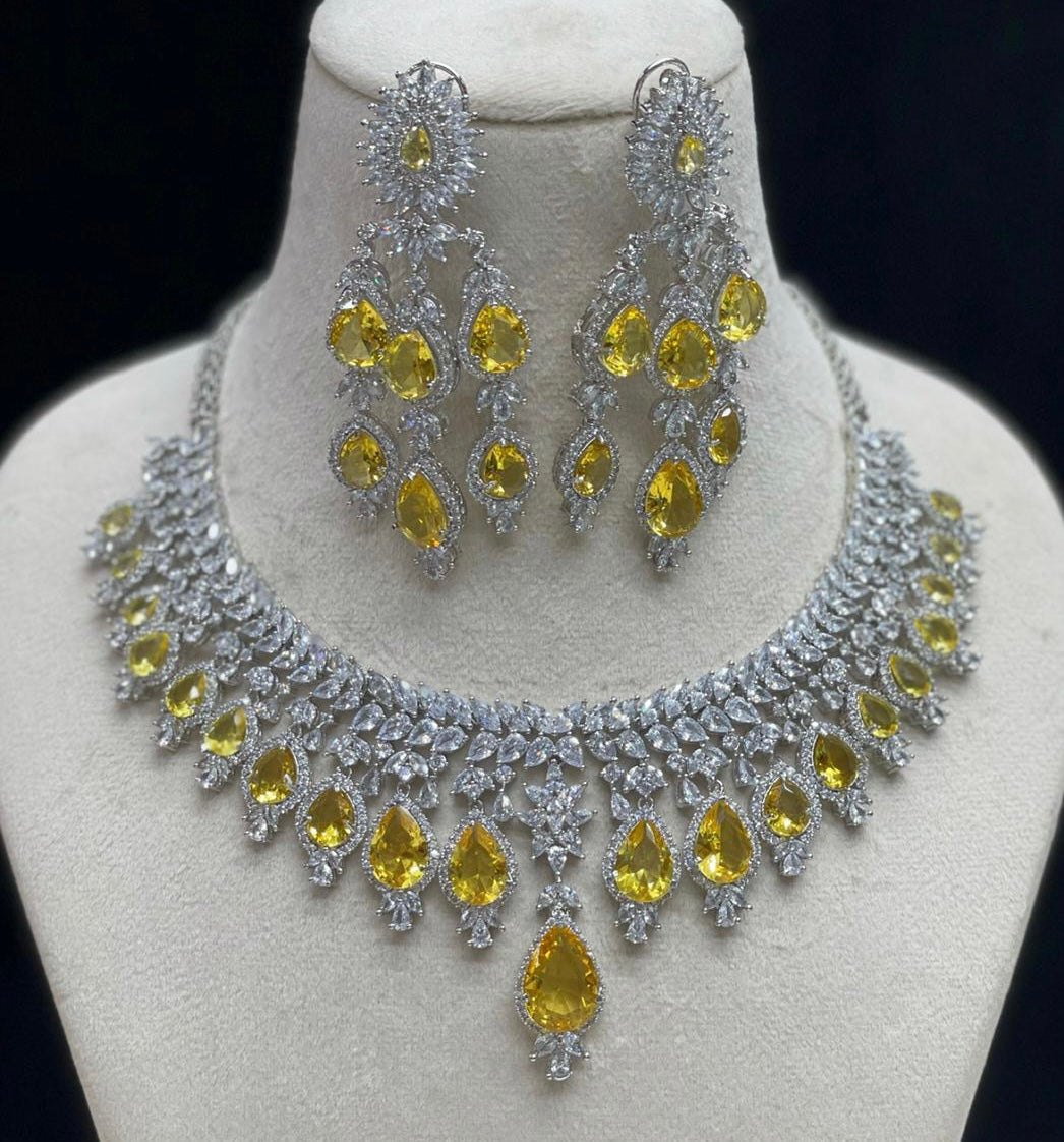 Celebrity inspired necklace set