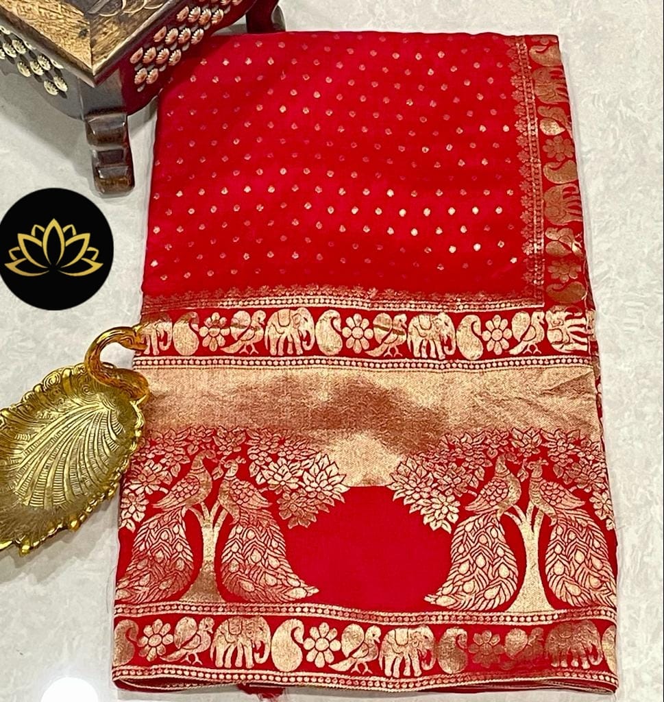Weaving motifs banarsi saree