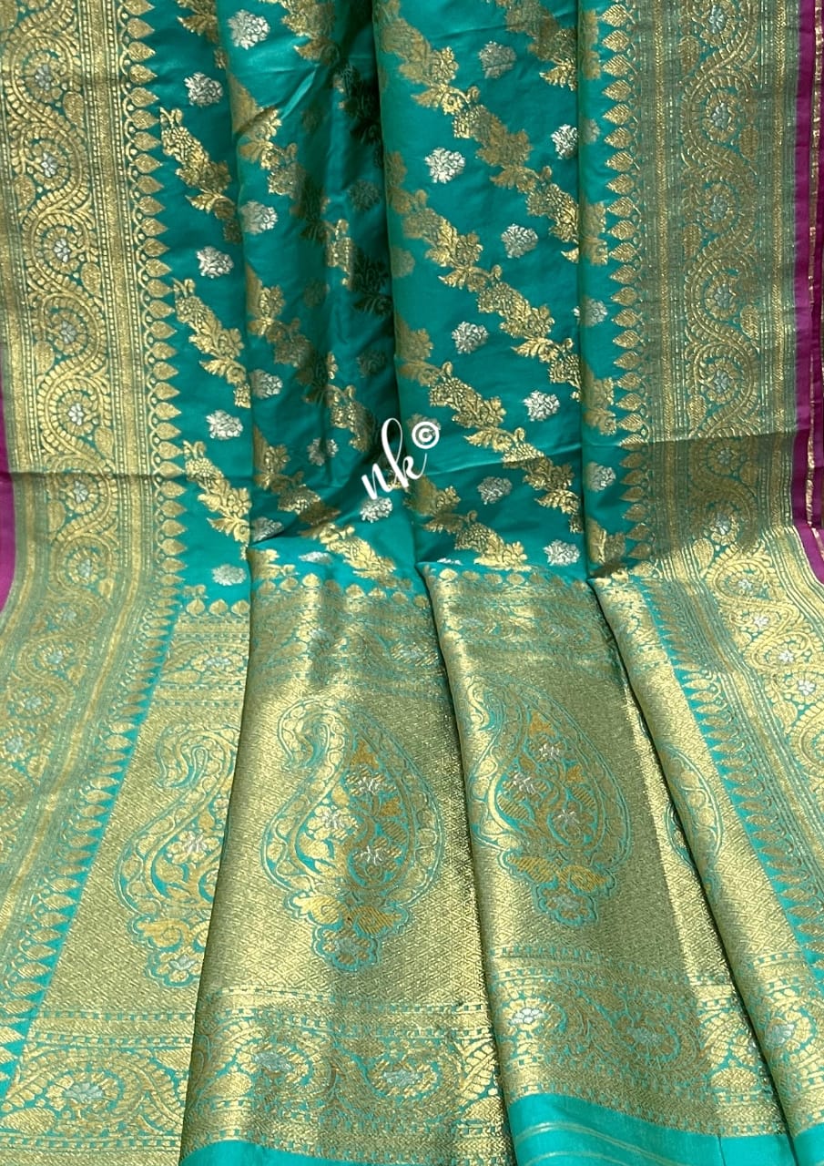 Lehariya striped saree