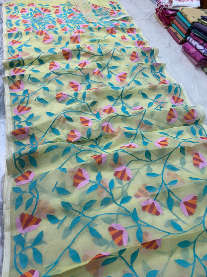 Kavisha tantuj jamdani saree