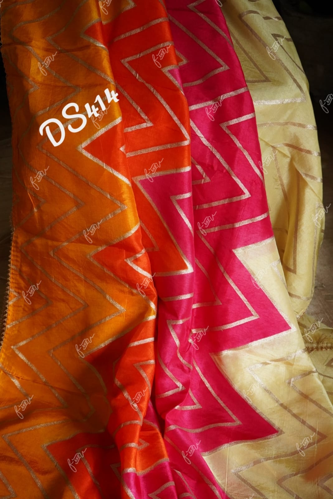 Exquisite Munga zigzag saree