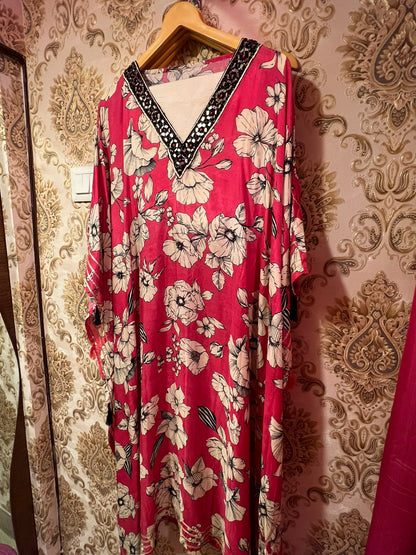 Floral pink kaftan set