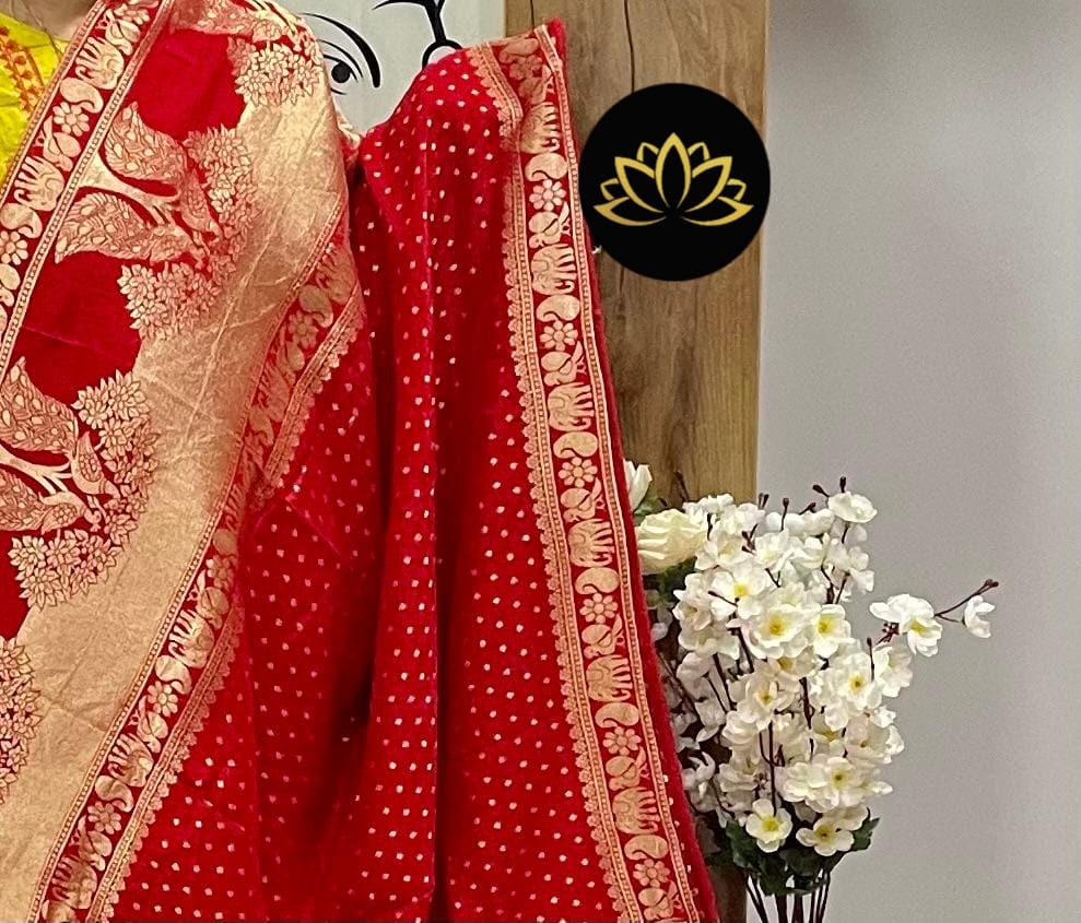 Weaving motifs banarsi saree