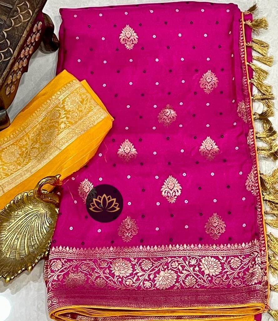 Banarsi moonga saree