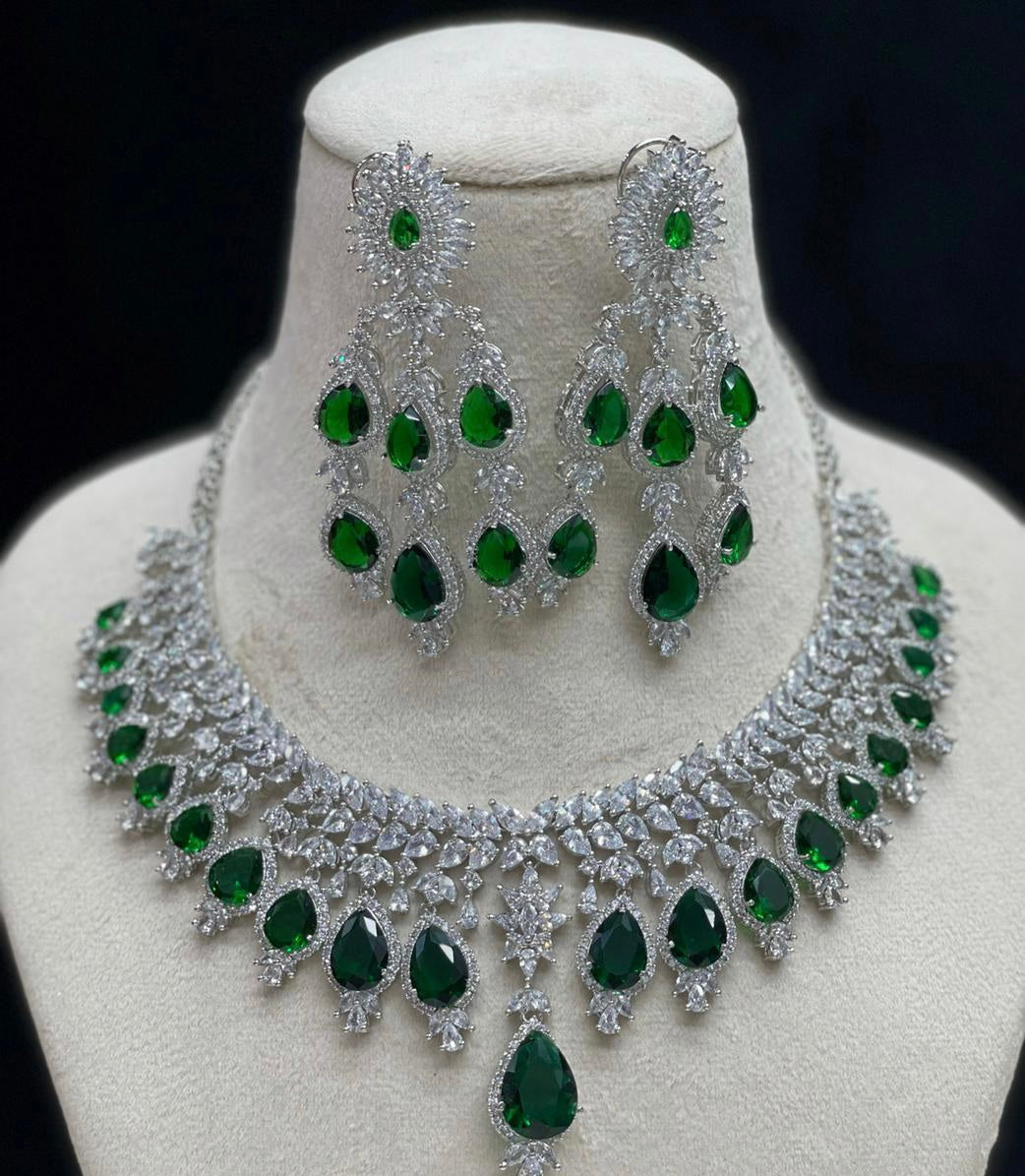 Celebrity inspired necklace set
