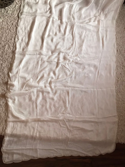 White beauty crepe saree