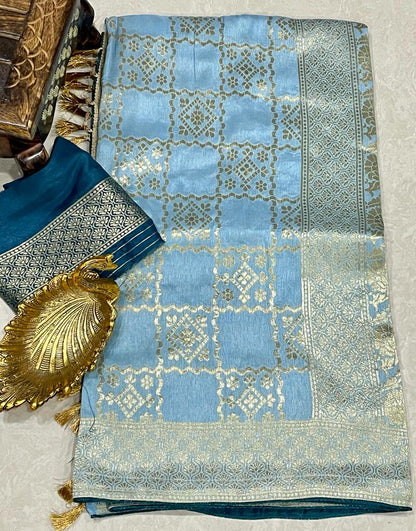 Dolika banarsi moonga saree