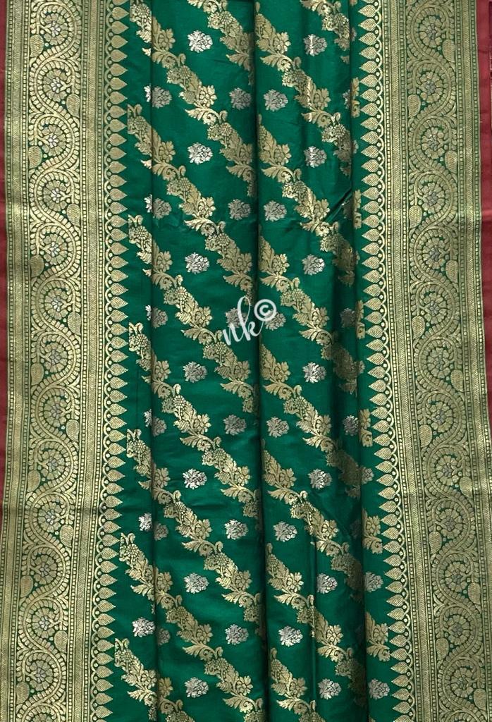 Lehariya striped saree