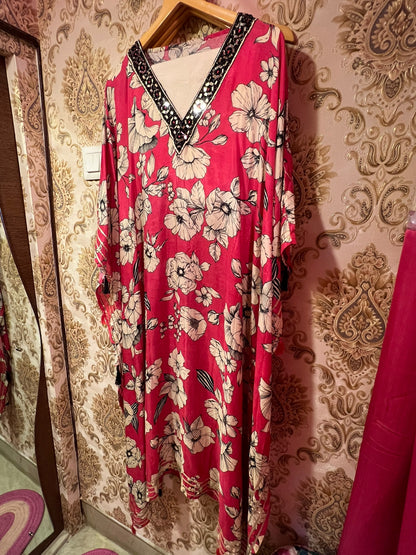 Floral pink kaftan set