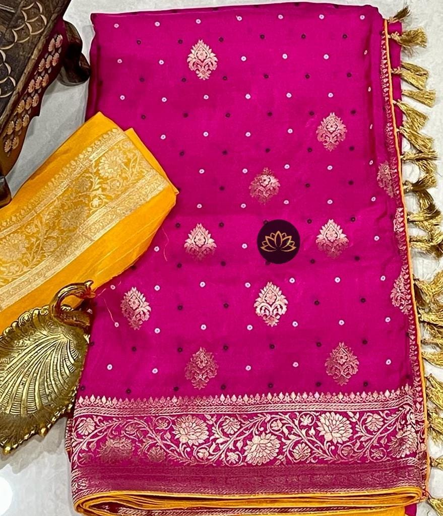 Banarsi moonga saree
