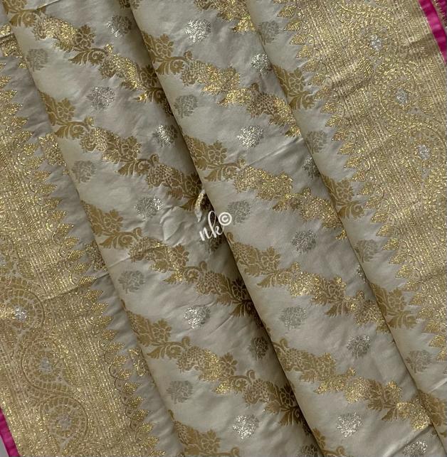 Lehariya striped saree