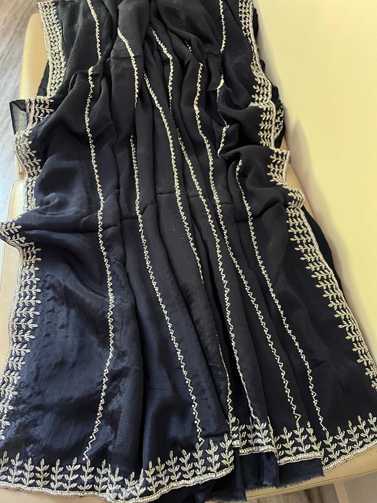 Naveli crepe kat Dana saree