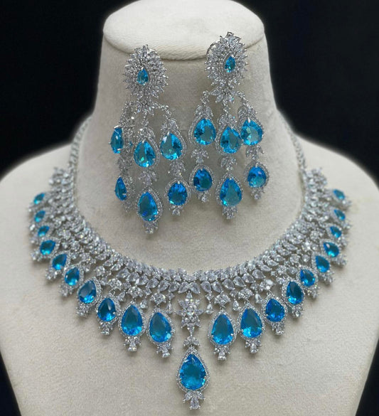 Celebrity inspired necklace set