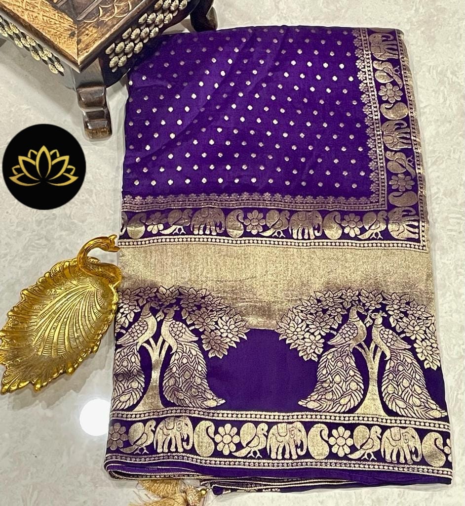 Weaving motifs banarsi saree