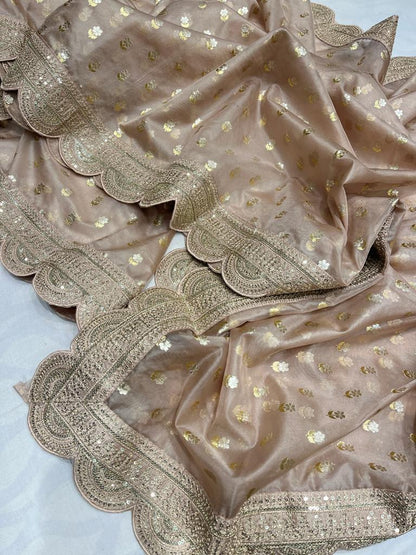 Scalloped weaving organza saree
